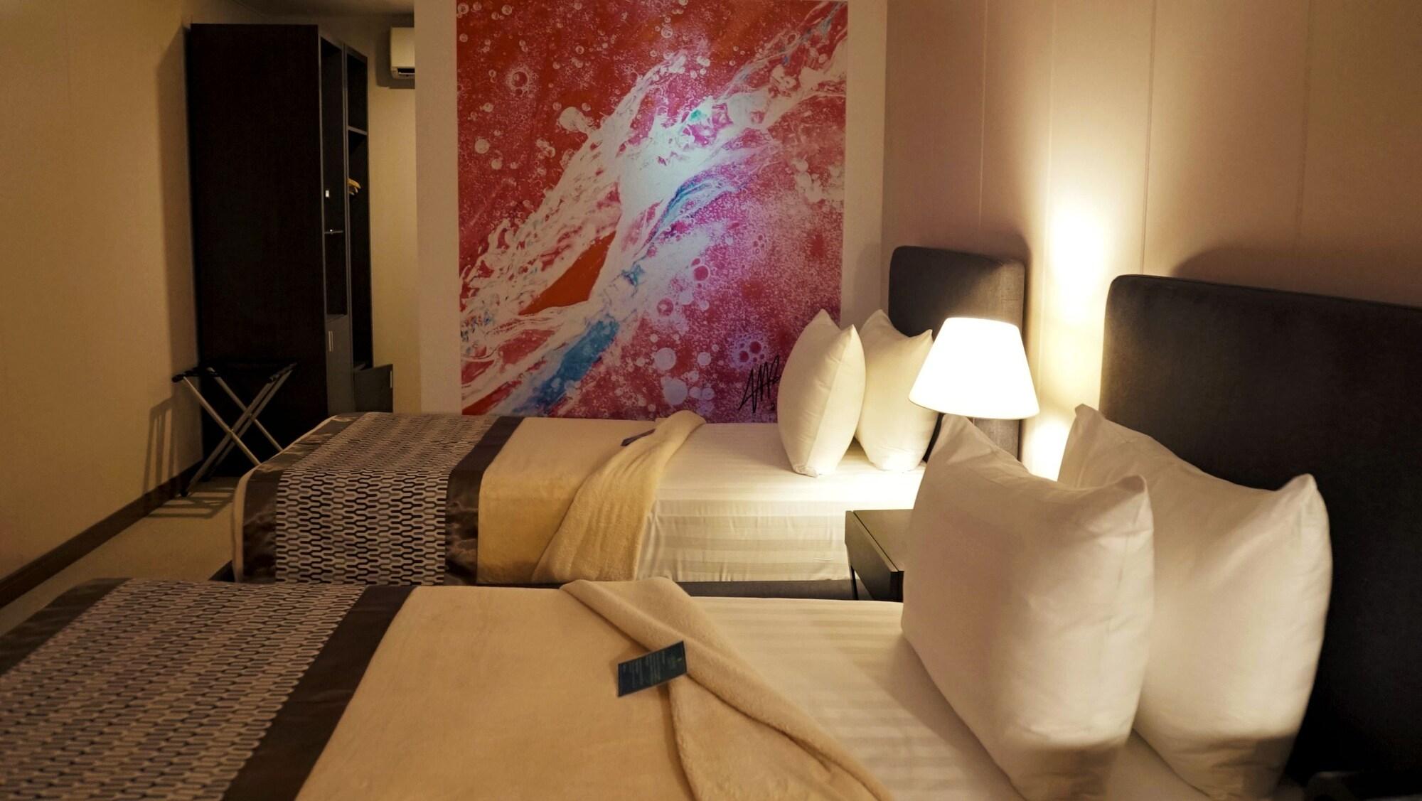 Green Sun Hotel Makati City Екстериор снимка
