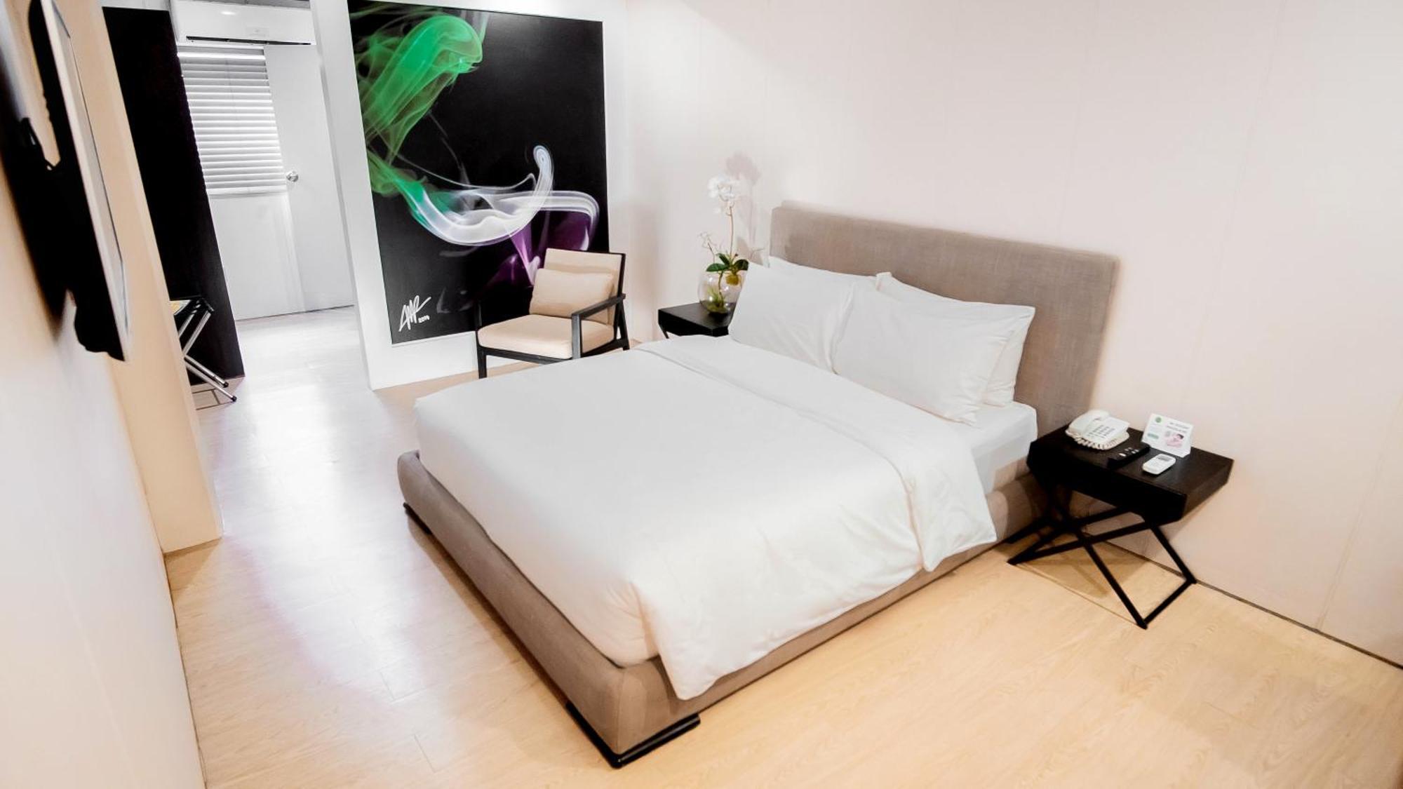 Green Sun Hotel Makati City Екстериор снимка