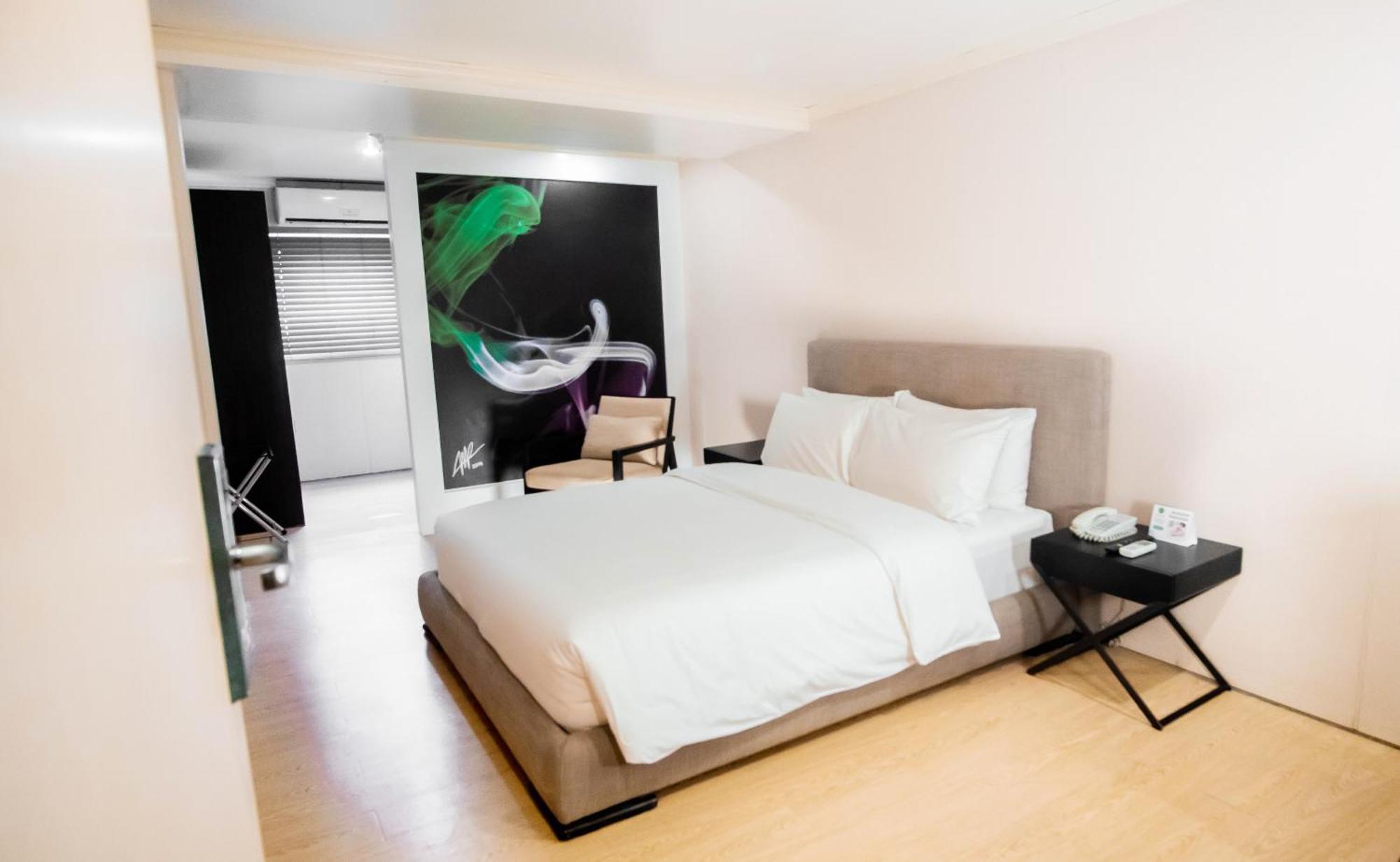 Green Sun Hotel Makati City Екстериор снимка