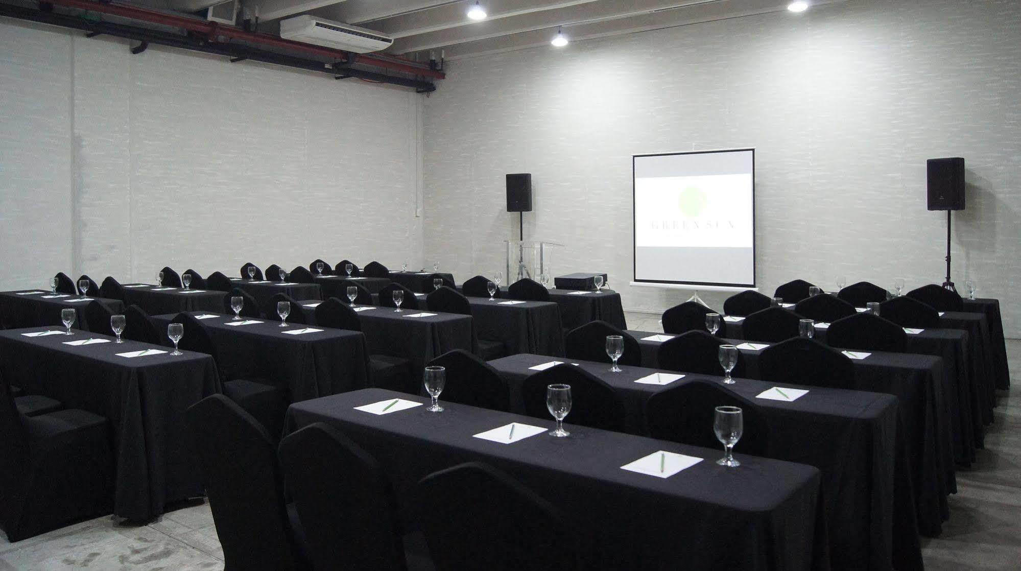 Green Sun Hotel Makati City Екстериор снимка